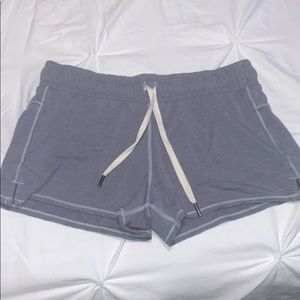Lululemon shorts size 4